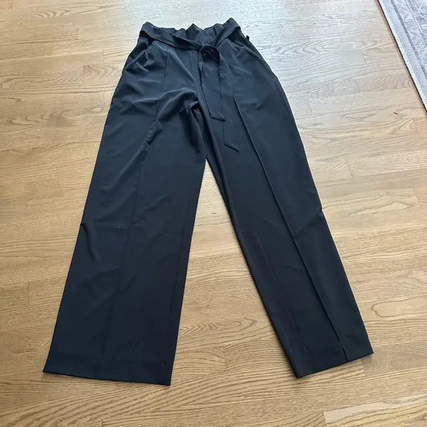 Lululemon Noir Pant - Image 5