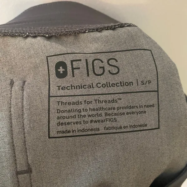 FIGS Graphite Gray Zamora Jogger Scrub Pants Uniform Women's size Small Petite - Image 2
