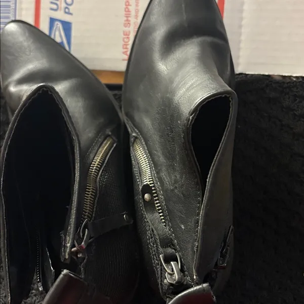 Black Ankle Boots with Zipper and block heel 8 - Image 4