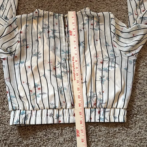 A'gaci Nude Sheer Cropped Floral Fairy Shirt Women's Medium Y2K Boho - Image 6
