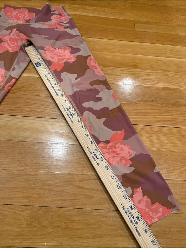 Offline by aerie floral camo goals high waisted 7/8 leggings size small . - Image 4