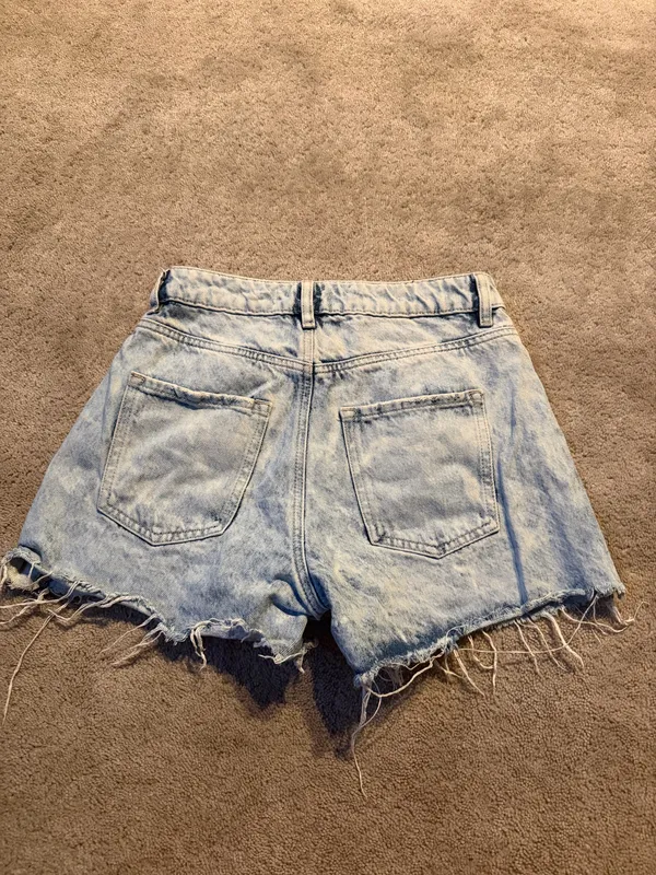 Garage Mom Denim Distressed Shorts – Size 1 / 25 - Image 3