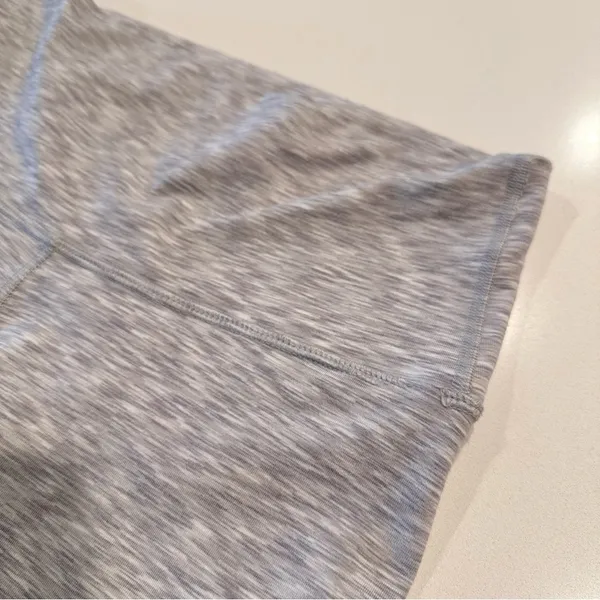 TNA Aritzia Heathered Grey‎ Biker Shorts Size Small - Image 6