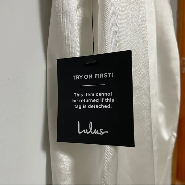 Lulu’s Little White Satin Dress, Size medium, NWT‎ - Image 10