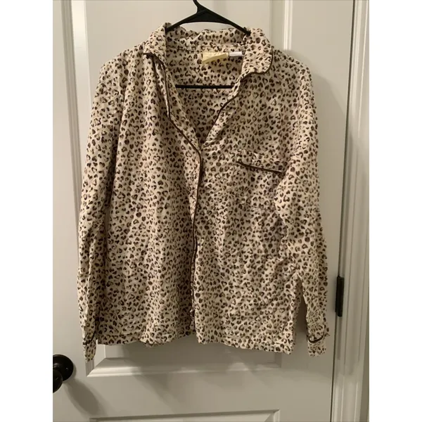 Meg & Lilly Women's Leopard Print 2pc Pajama Pant Set Top & Pants Size Large - Image 2
