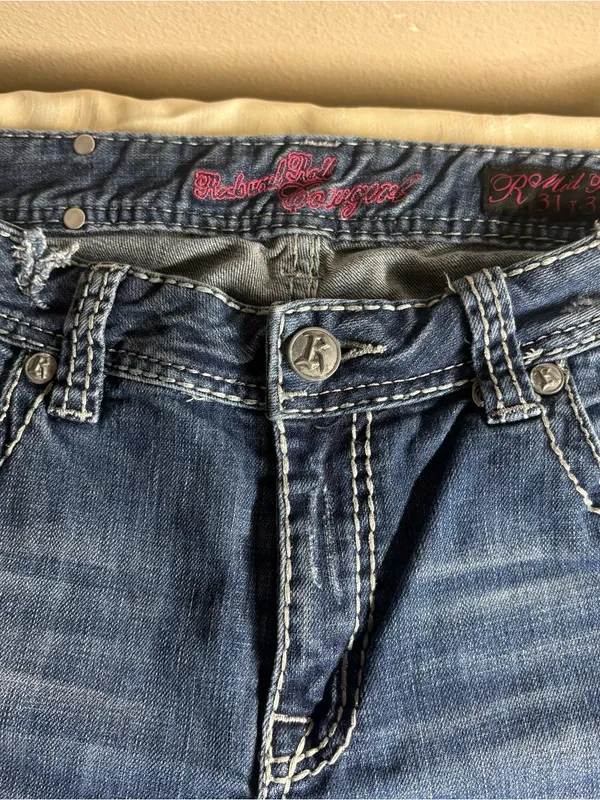 Rock & Republic Dark Blue Denim Jeans with Pink Embroidery - Image 5
