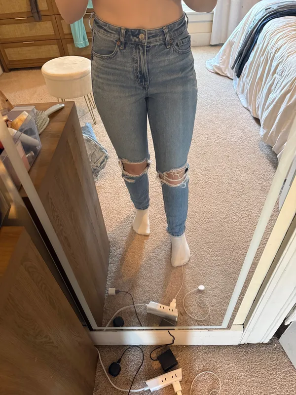 American Eagle High Rise Mom Jeans - Image 2