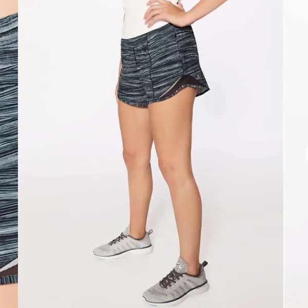 Lululemon Hotty Hot Short II (Long 4") Low Tide Alpine White Black / Black - Image 2