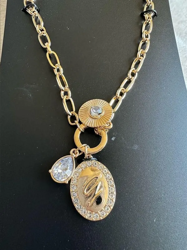 Guess gold necklaces 19” - Image 4