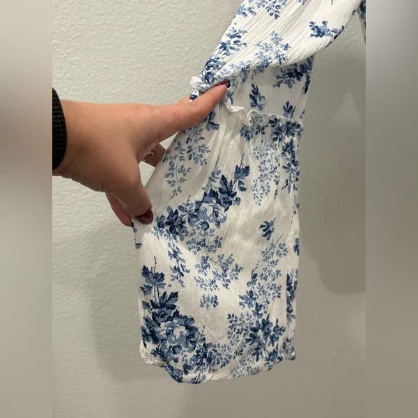 Altar'd State Blue and White Floral Blouse Size S - Image 7