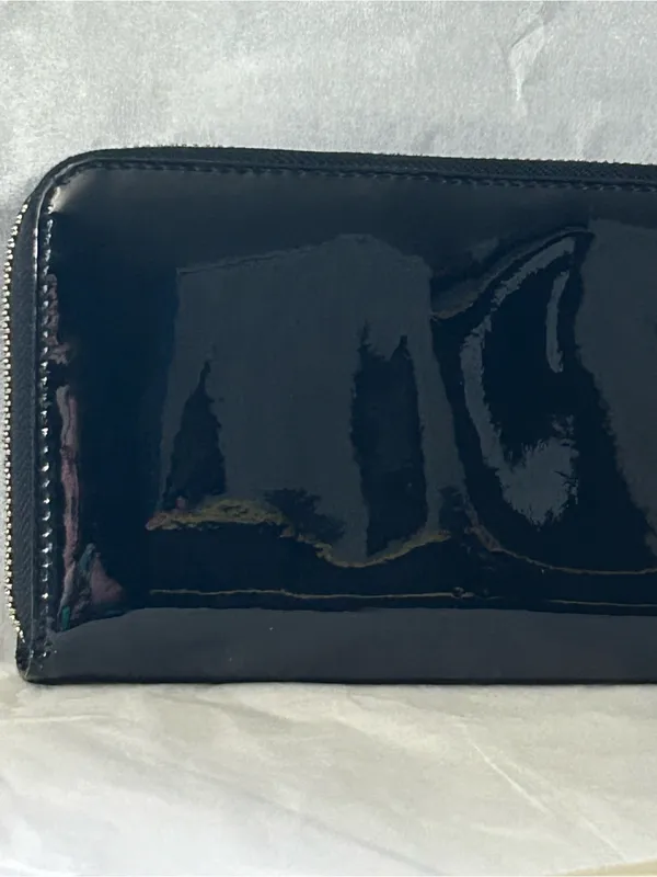 Tory Burch Black Patent Zip-Around Wallet with Logo Medallion - Image 7