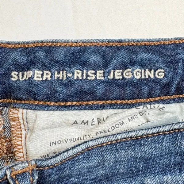 American Eagle Super Hi-Rise‎ Jegging Womens 10 Short Blue Distressed Jeans - Image 7