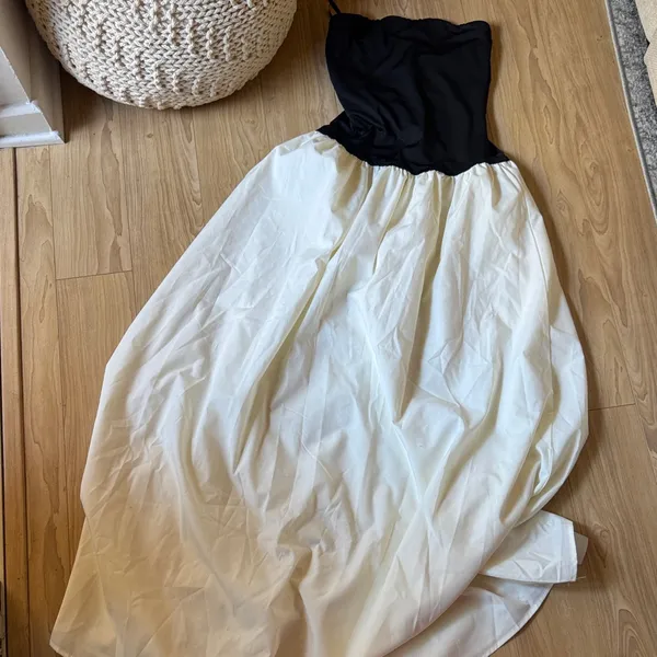 Vega Maxi Dress in Black & White - Image 2