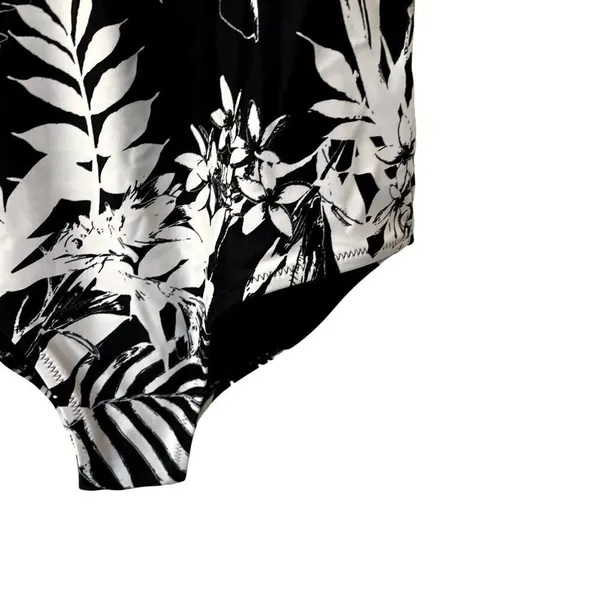 Old Navy one pice swimsuit black and white floral padded summer swimming beach - Image 3