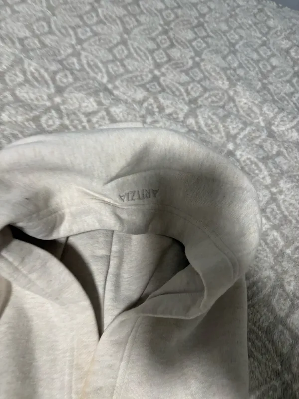Aritzia Hoodie Perfect  - Image 2