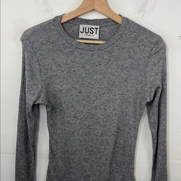 Just Female Heather Gray Long Sleeve Tee Wool Blend size Small - Image 2