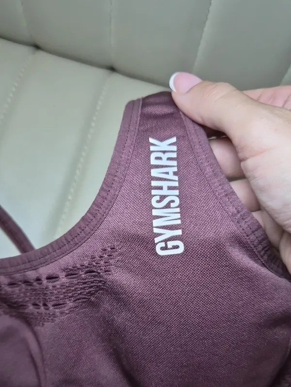 Gymshark Seamless Sports Bra Size Small in Plum Maroon - Image 5
