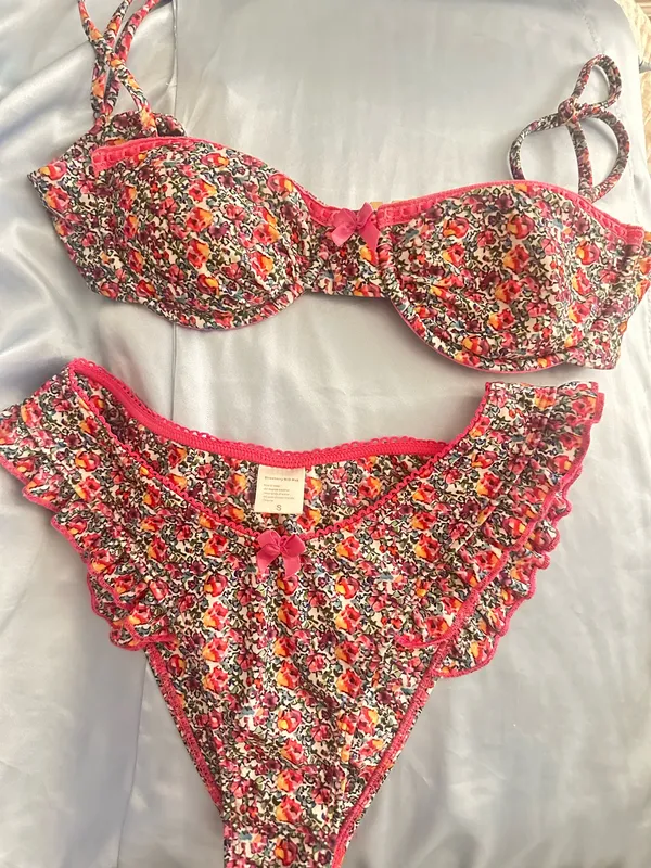 Strawberry Milk Mob Swim Top & Bottom Small - Image 3