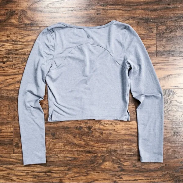 Lululemon • cropped henley long sleeve tee grey heathered asphalt knit athletic - Image 7