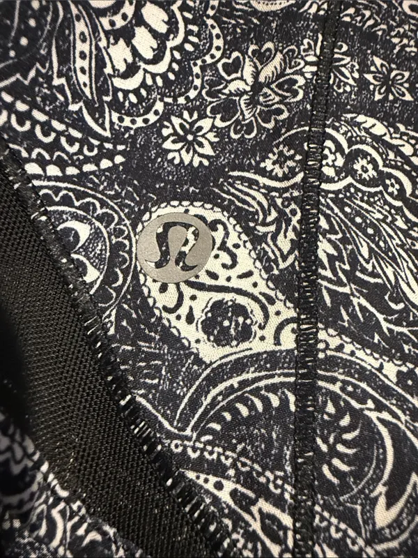 Lululemon hotty hot size 8 - Image 3
