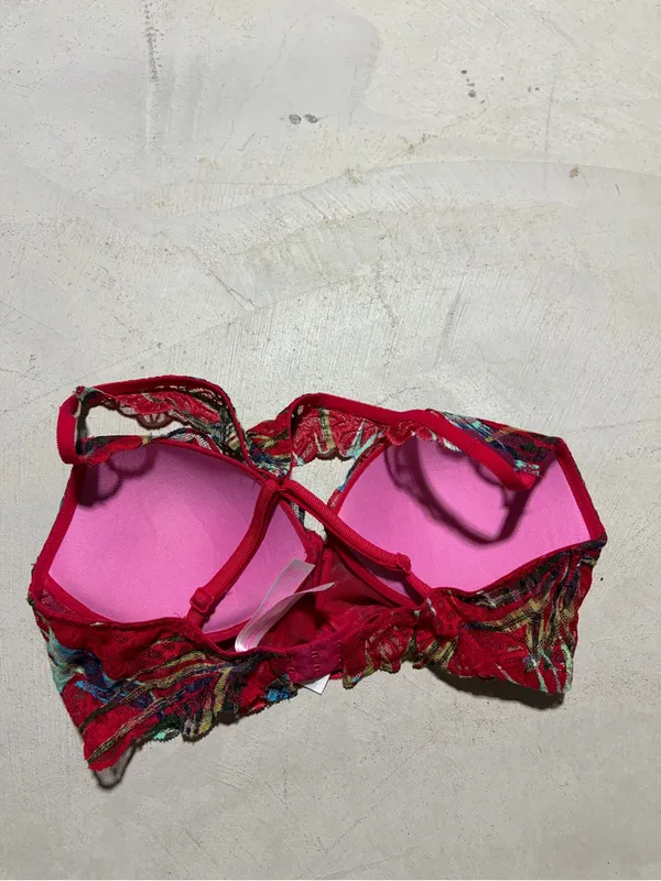 Victoria’s Secret pink Red Floral Lace date push up bra small - Image 3