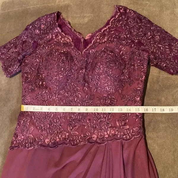 Women’s Full Length Purple Short Sleeve Chiffon Dress Lace Appliqué Size 10 - Image 9