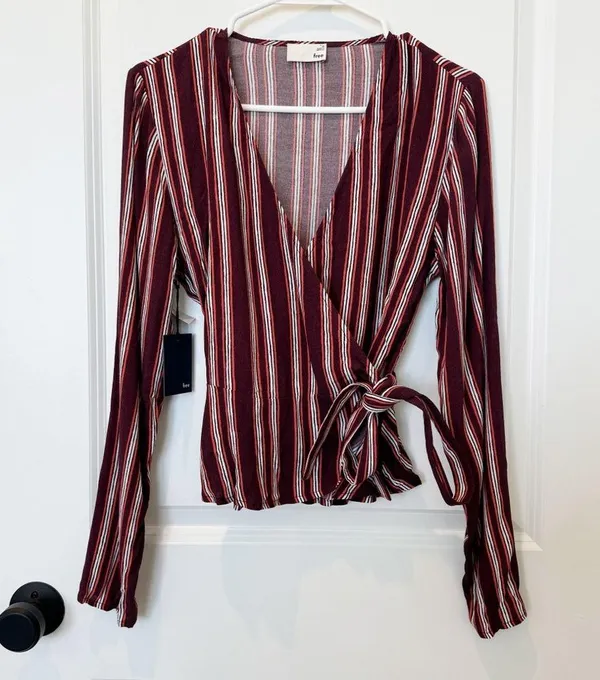 New. Wilfred Free Aritzia Stripe Shannon Wrap Blouse - Image 4
