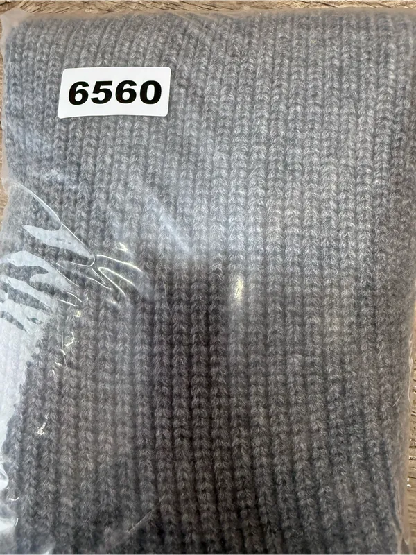 Duffy v neck wool and‎ cashmere blend sweater size large - Image 7