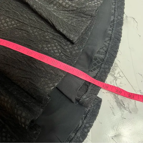 Alice + Olivia black cable circle‎ skirt mini Sz 8 - Image 5