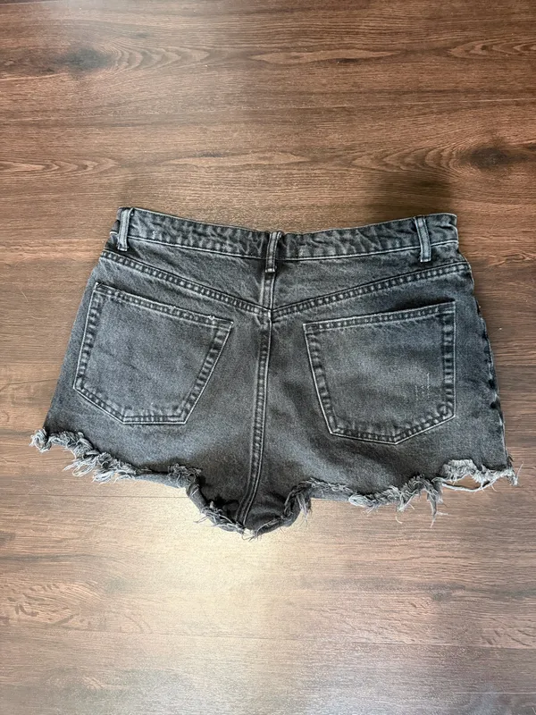 Zara Black Distressed Denim Shorts - Image 3