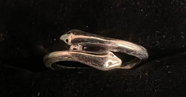 Women’s Stainless Steel Silver Ring Size 8 - Image 2