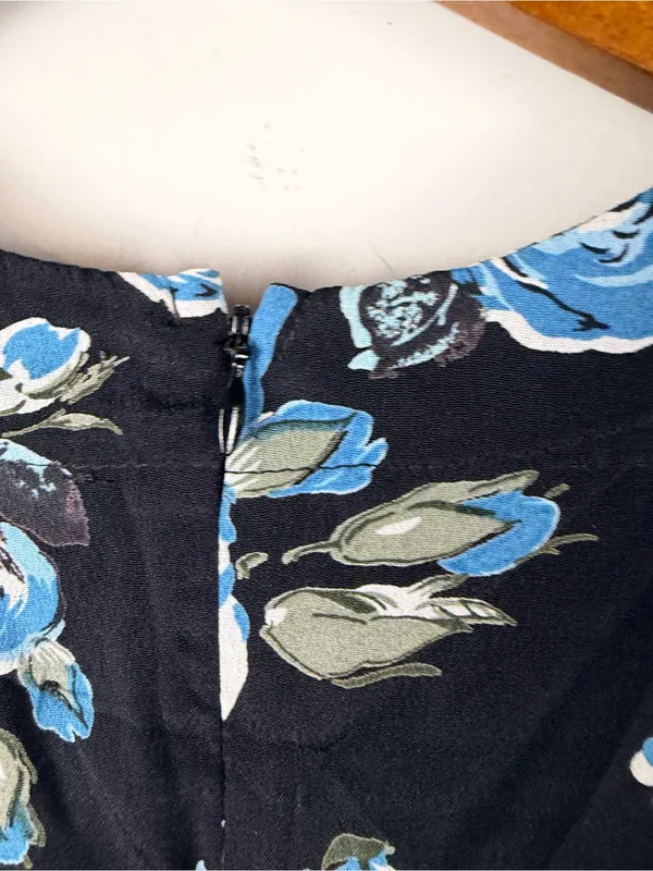Reformation Koa Dress lace up in Briar floral black blue size 2 - Image 5