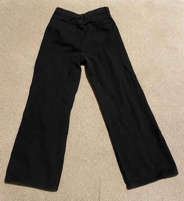 Black Wide - Image 2