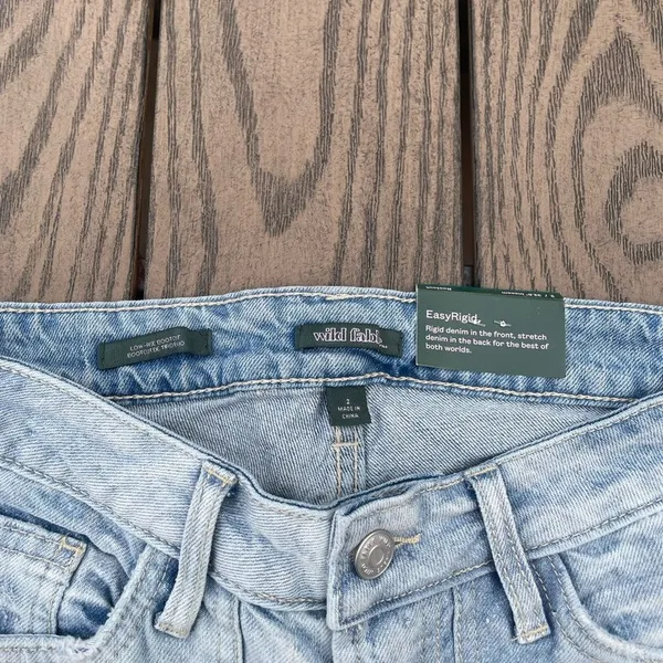 NWT Wild Fable Low-Rise bootcut light wash jeans easy rigid size 2 - Image 6