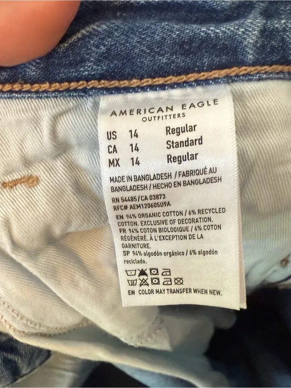 American Eagle Outfitters Medium Wash Distressed High Rise Mom Jeans Size 14 - Image 10