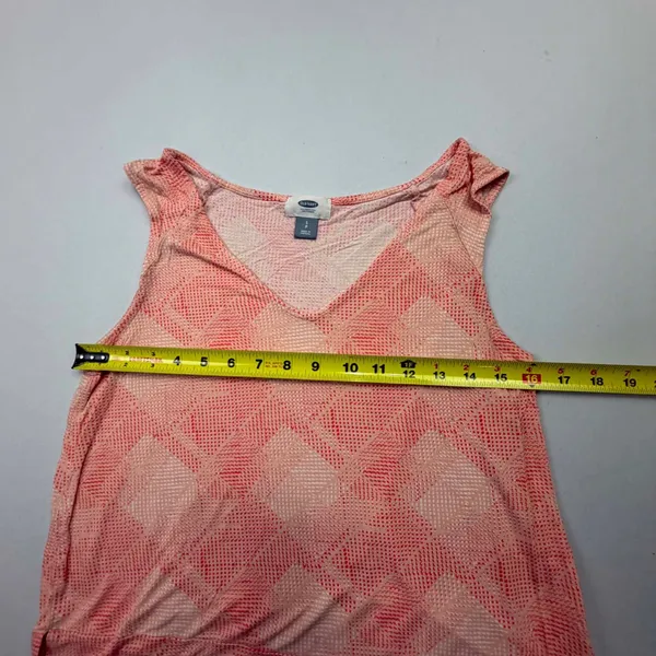 Old Navy Sleeveless V-Neck Tank Top with Geometric Pattern and Side Slits - Image 6