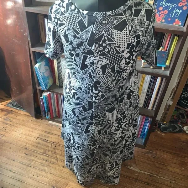 Lularoe black & white abstract stars high low S Carly swing dress - Image 2