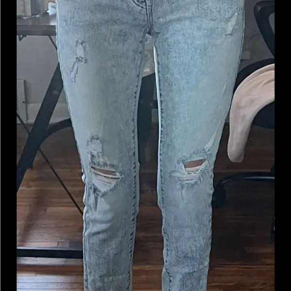 American Eagle Distressed Light Blue Jeans straight leg - Image 5