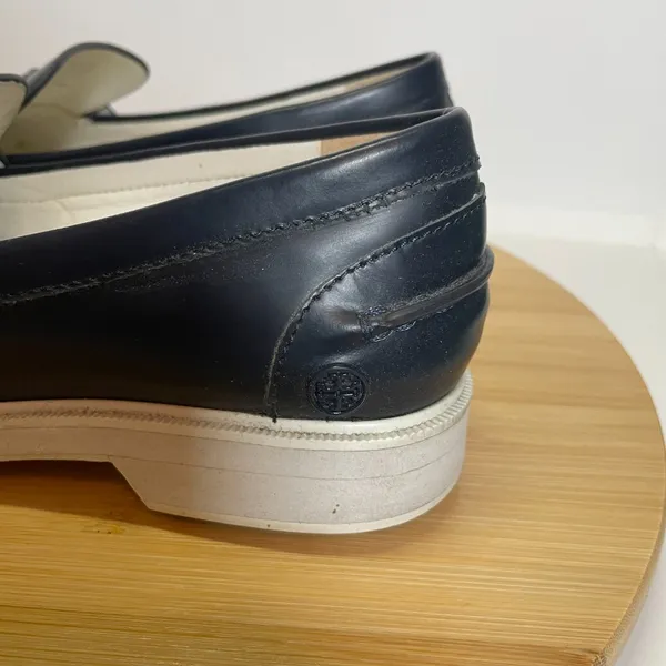 Tory Burch Sport Women 6 Navy Blue Leather Loafer Golf Tee Pocket Preppy - Image 4