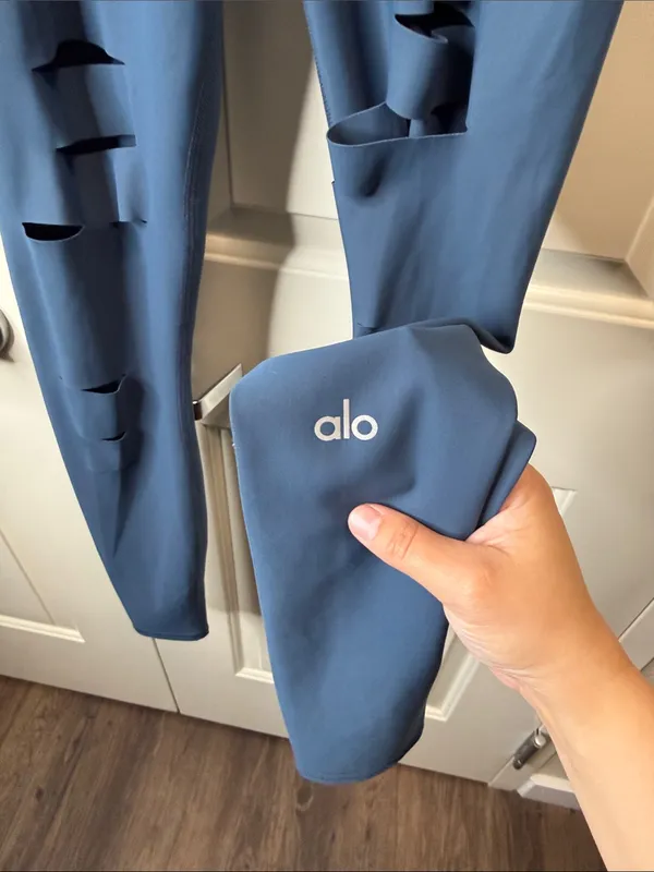 Alo Yoga Ripped Warrior Leggings S - Image 3