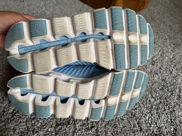 On Cloudswift Running - Image 7