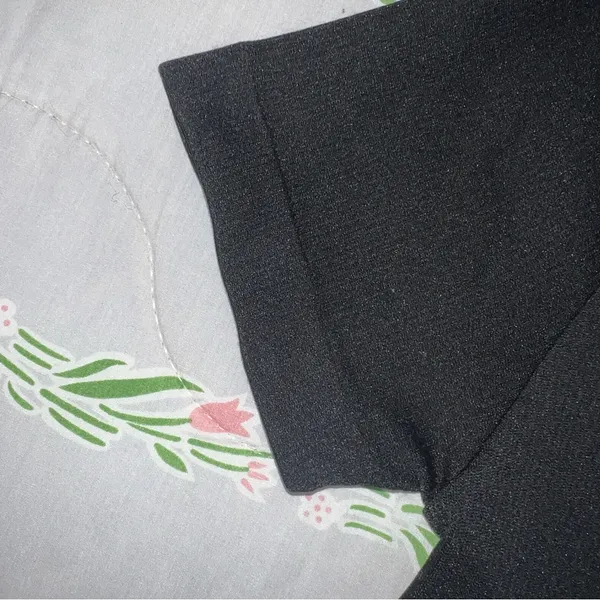 Black ribbed baby tee. Size M - Image 3