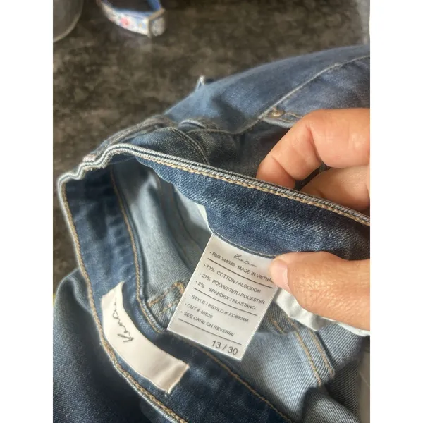KanCan Mid Rise Tapered Leg Jeans Size 13/30 Dark Wash Stretch Denim Frayed Hem - Image 3