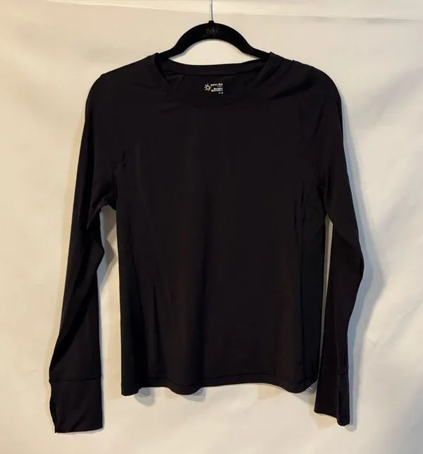 Offline by Aerie Black Long Sleeve Medium Thumbhole cutout Brand new with tags!! - Image 4
