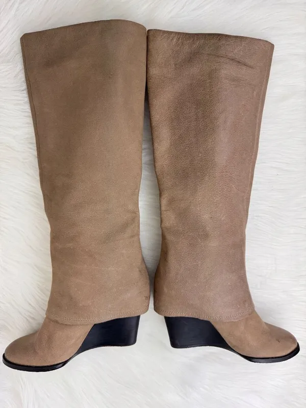 NWOT Vince Camuto Autumn Wedge Heel Leather Boots Size 8B EU38 Taupe - Image 4