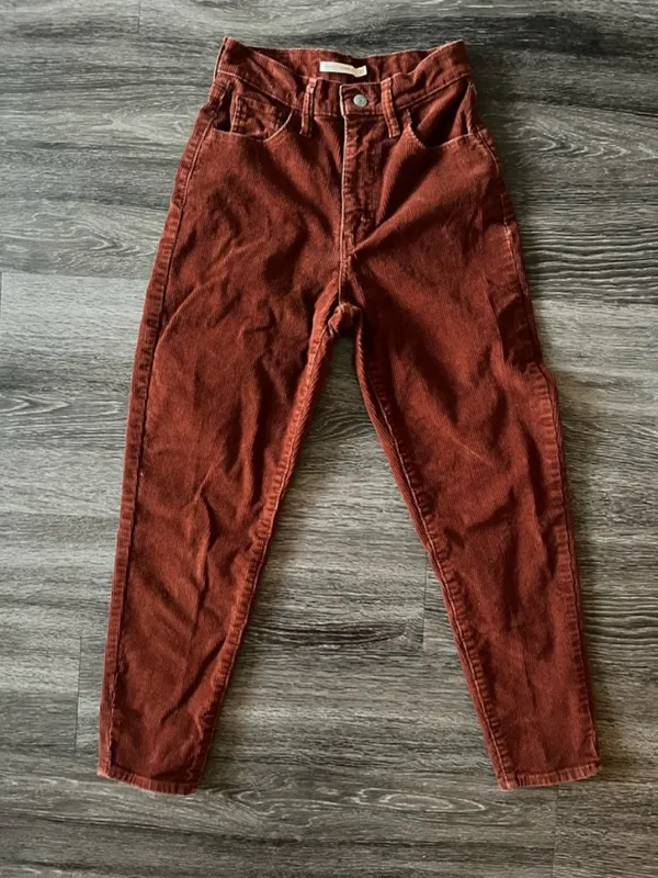 Levi’s High-Waisted Corduroy Mom Jeans - Image 3
