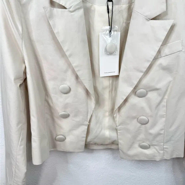 7 For All Mankind Blazer Jacket Size M Ivory Cropped Double-Breasted Lg buttons - Image 3