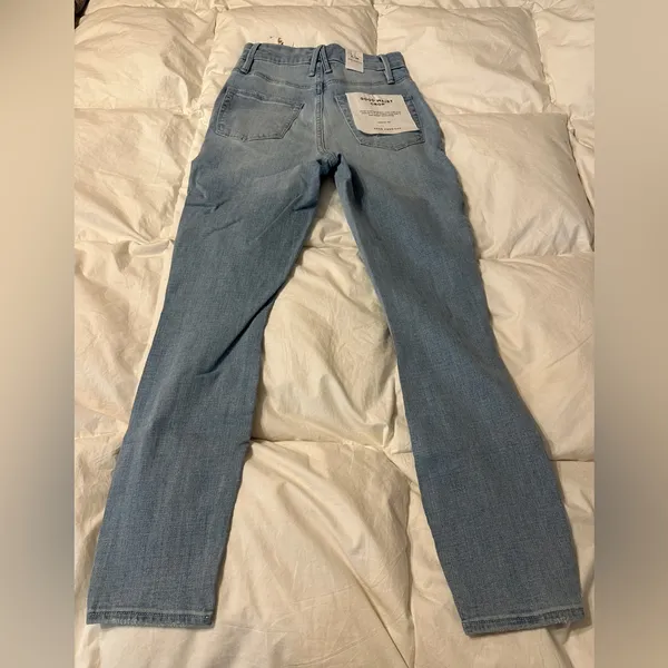 Good American Good Waist Cropped Jeans - NWT - Size 0 Women's Distressed - Image 5