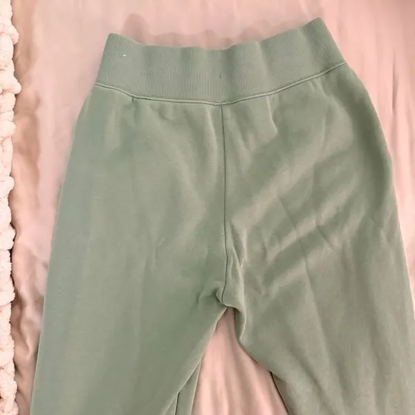 Nike Women's Sage Green Fleece Sweatpants Size M - Image 4