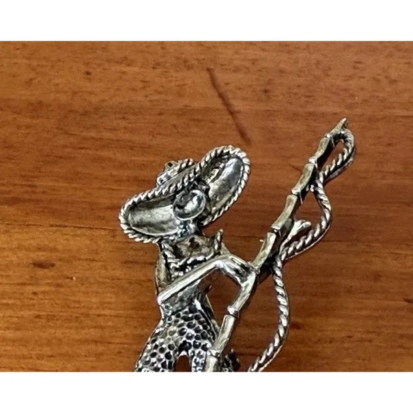 Vintage Silver Tone Mexican Vaquero Brooch Sombrero Cowboy Figural Pin - Image 3